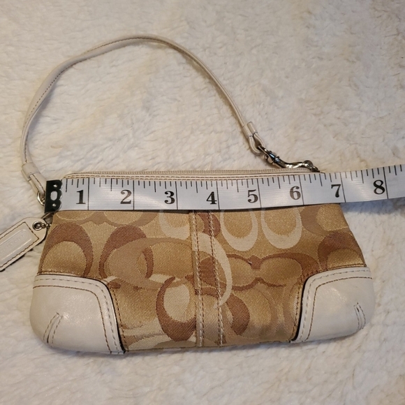 Coach Wristlet - Picture 3 of 4